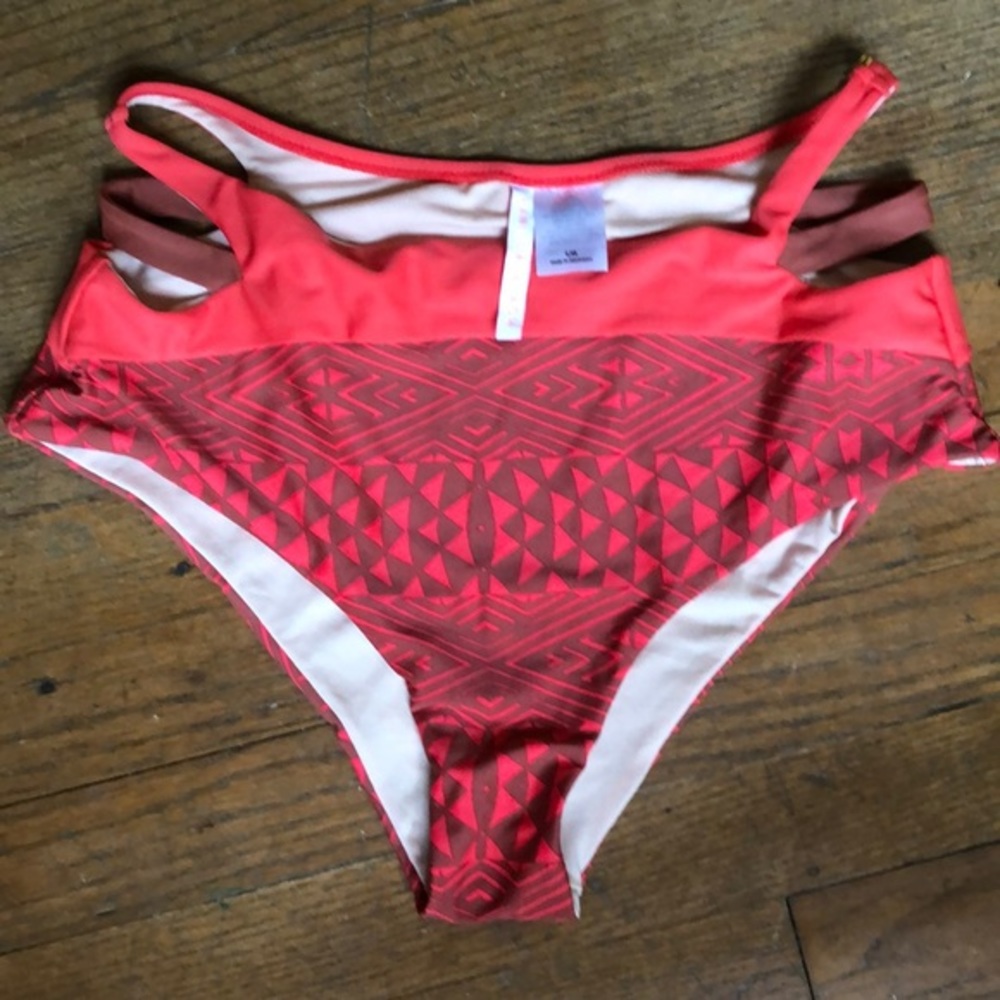 NWT Vanilla beach large strap he bikini bottom